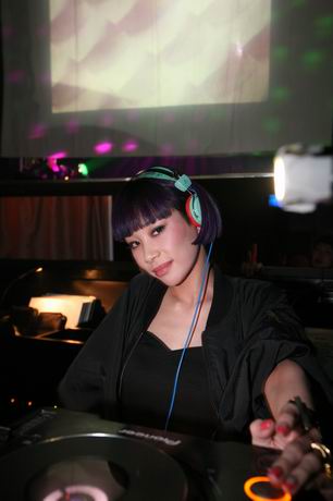 MADEMOISELLE YULIA
